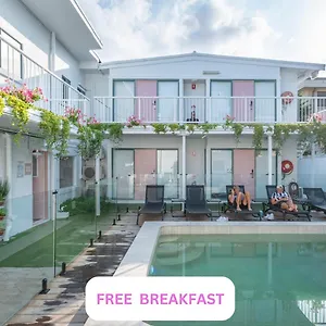  Vandrarhem Surf Boutique Backpackers - Free Breakfast